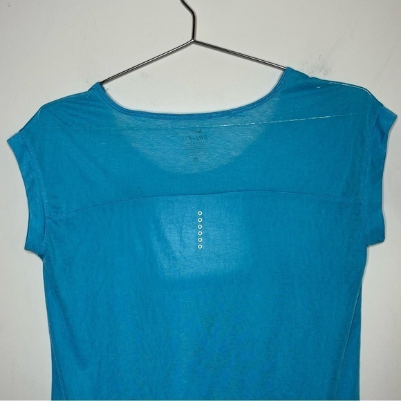 NIKE Cool Breeze Dri Fit Sheer Running Short Sleeve Shirt - Picture 5 of 10